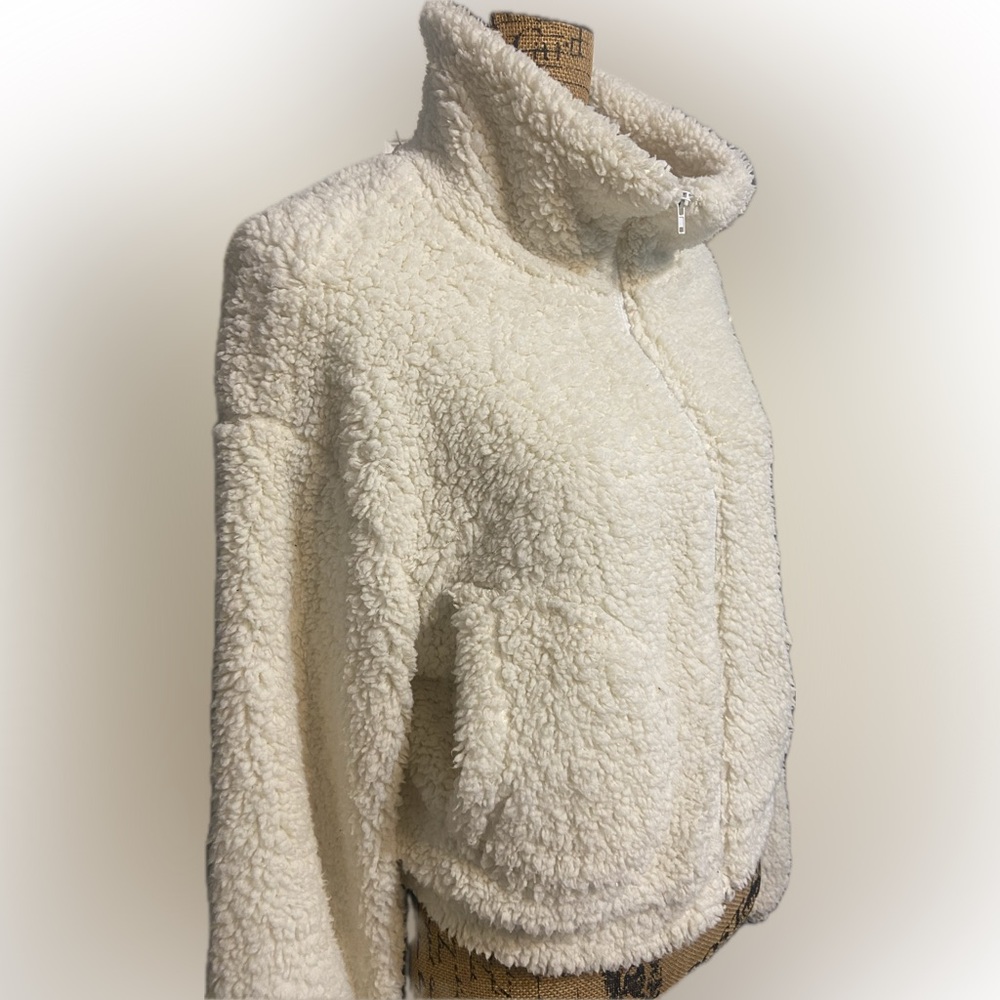 Women's Sz L White Soft Sherpa Fleece Jacket - Picture 4 of 13